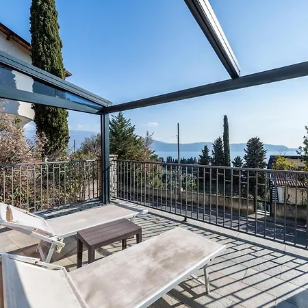 Virgilio Red Apartment